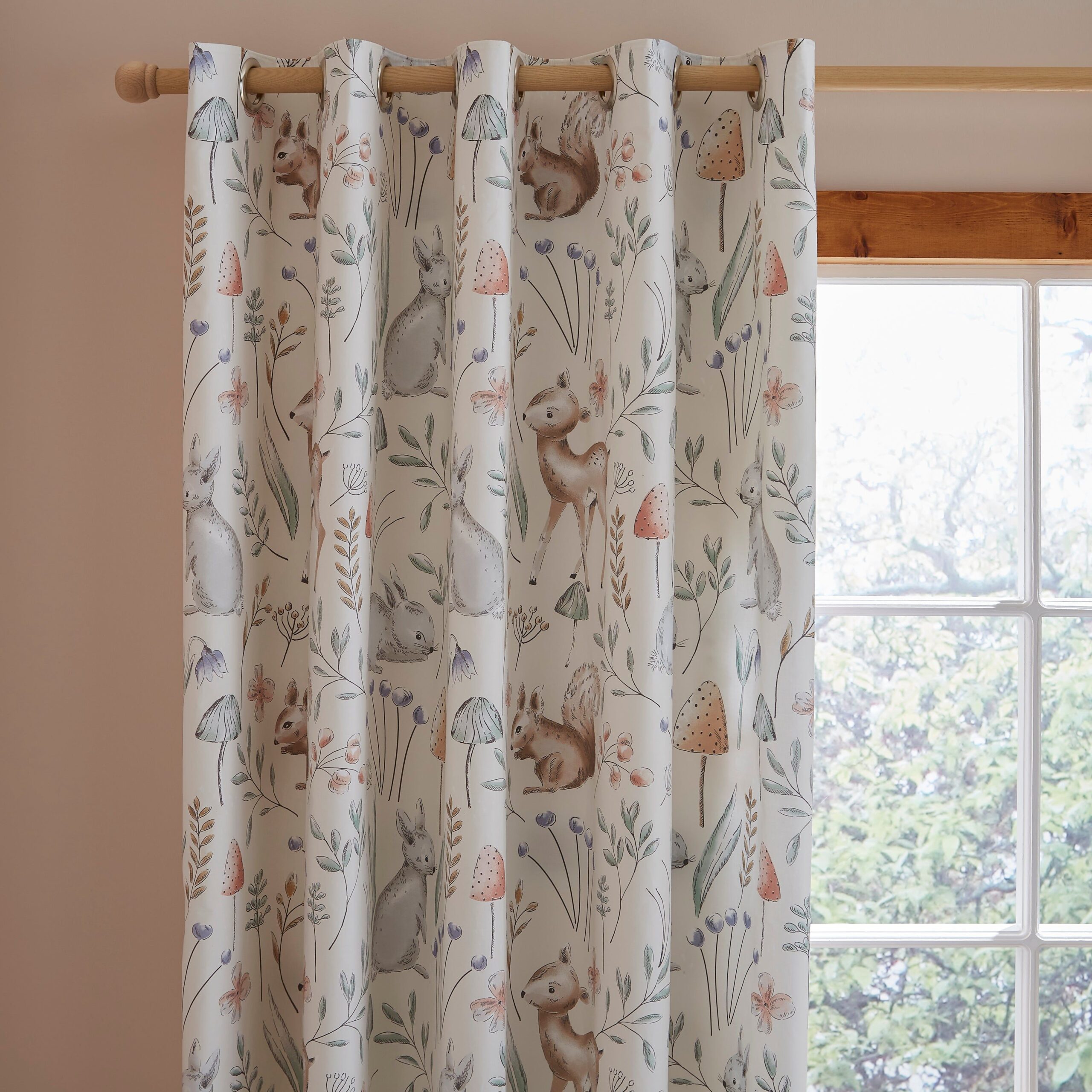 Finding those perfect nursery
curtains  with blackout lining