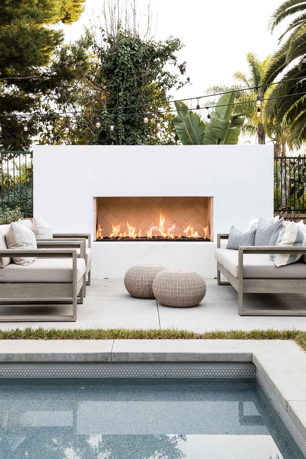 Fire and Style: Choosing the Right
Outdoor Fireplace for Your Home