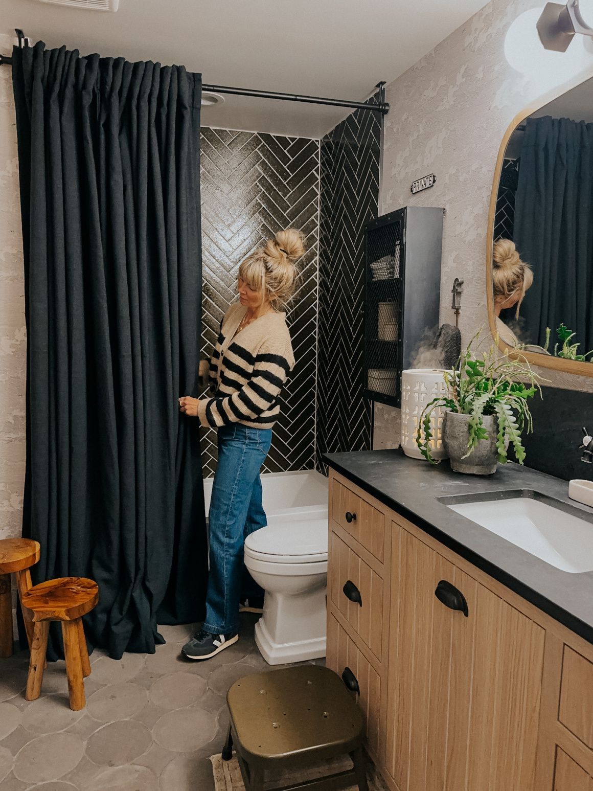 The Elegance of a Black Shower Curtain
for Your Bathroom