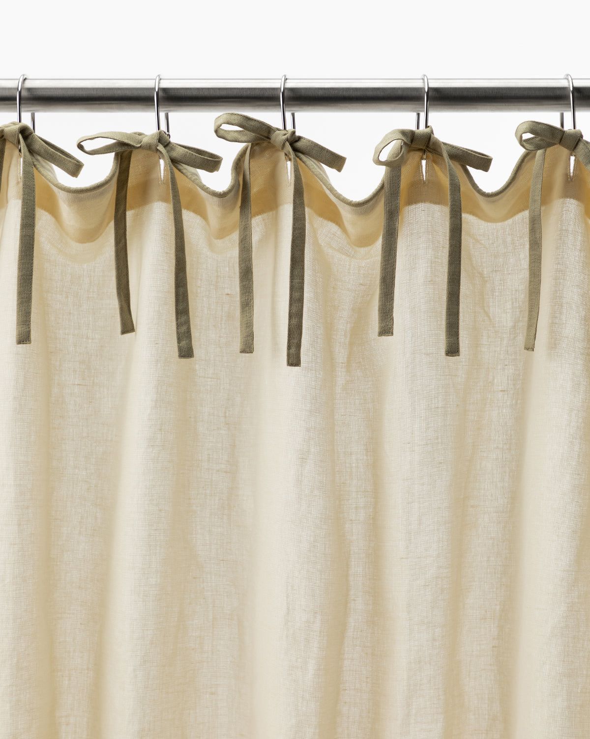 The Complete Guide to Choosing the
Perfect Shower Curtain