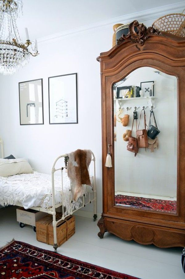 The History and Elegance of Antique
Wardrobes