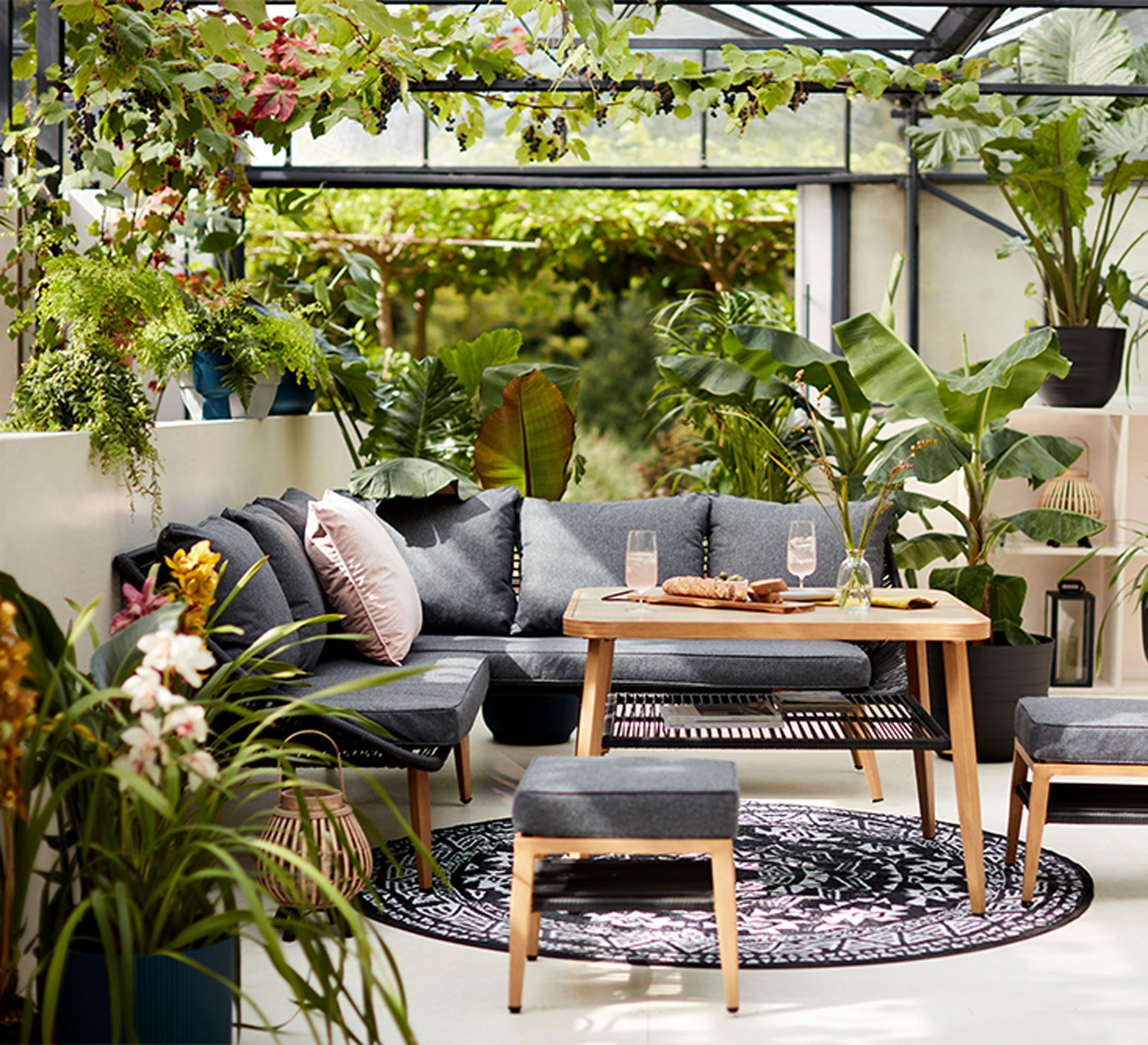 Tips for Choosing the Perfect
Conservatory Furniture