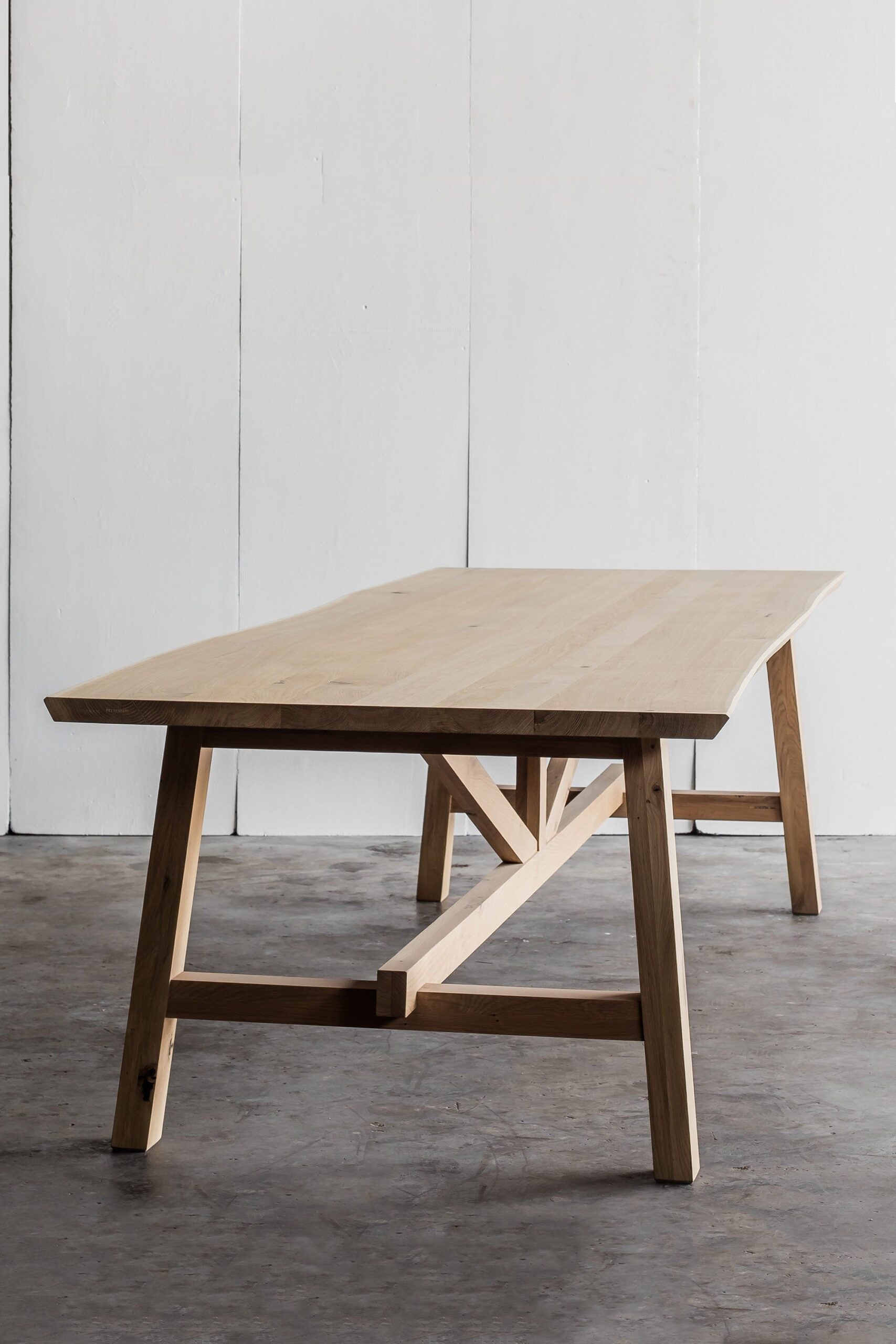 Tips for Maintaining and Cleaning Your
Oak Dining Table