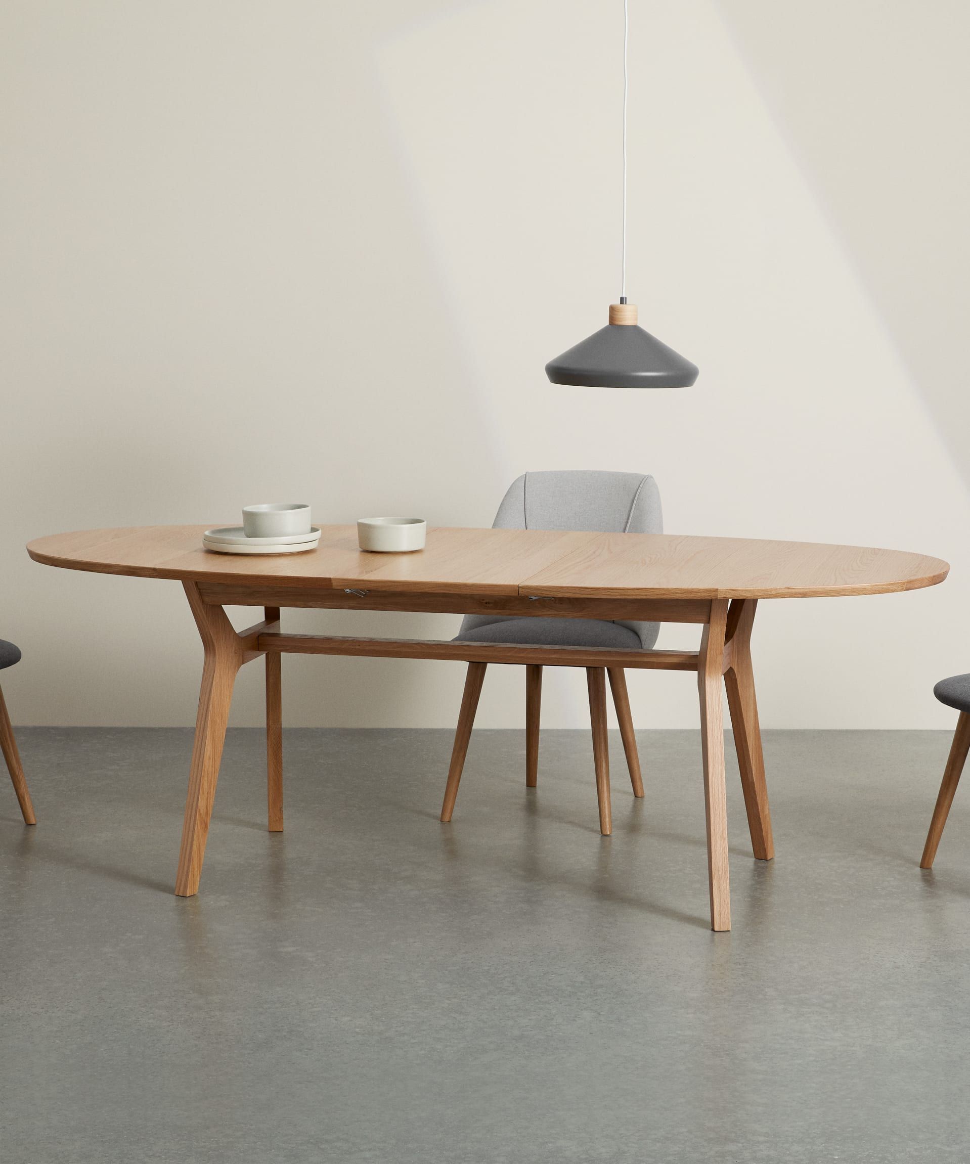 The Ultimate Guide to Extending Dining
Tables: What You Need to Know