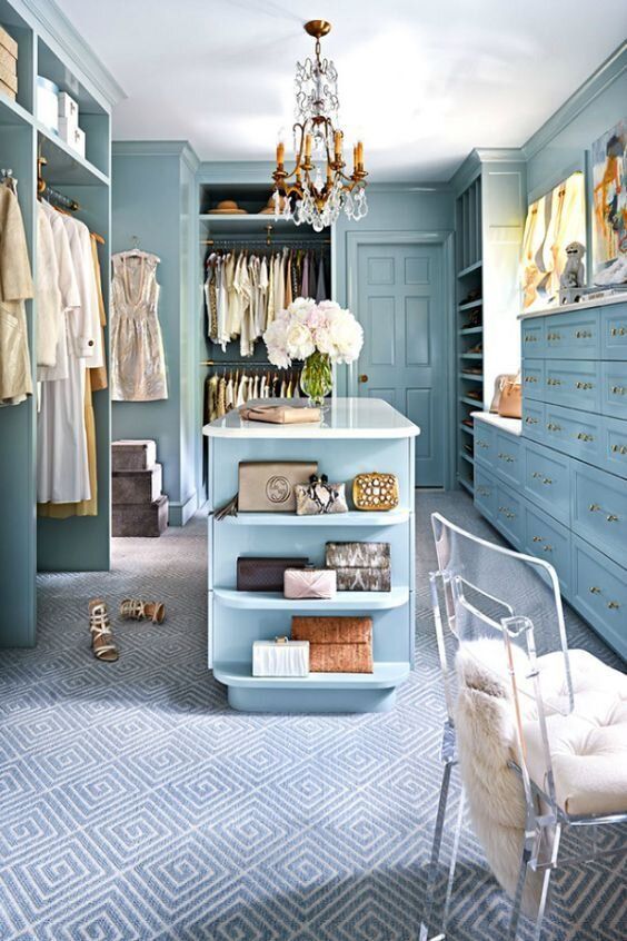 Luxurious Walk-in Wardrobe Ideas for a
Stylish Home