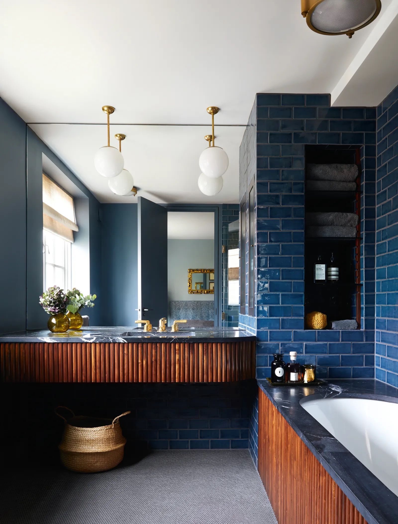 The Secret to Creating a Luxurious
Bathroom Design