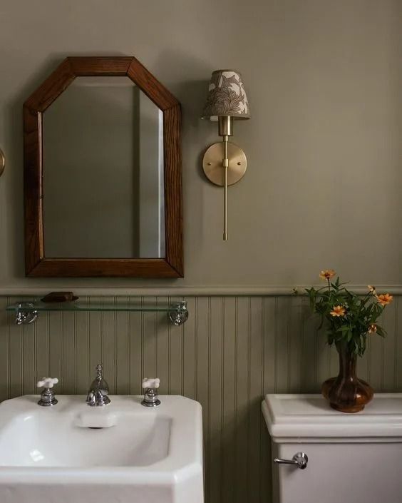 Choosing the right best paint
colors
  for  small bathroom