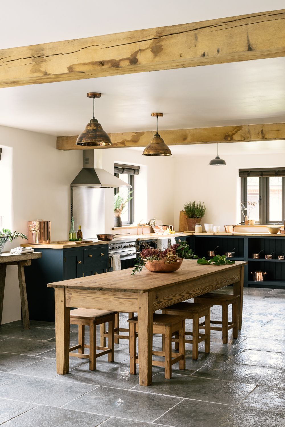 Best Rustic Kitchen Tables and Chairs for
a Charming Home