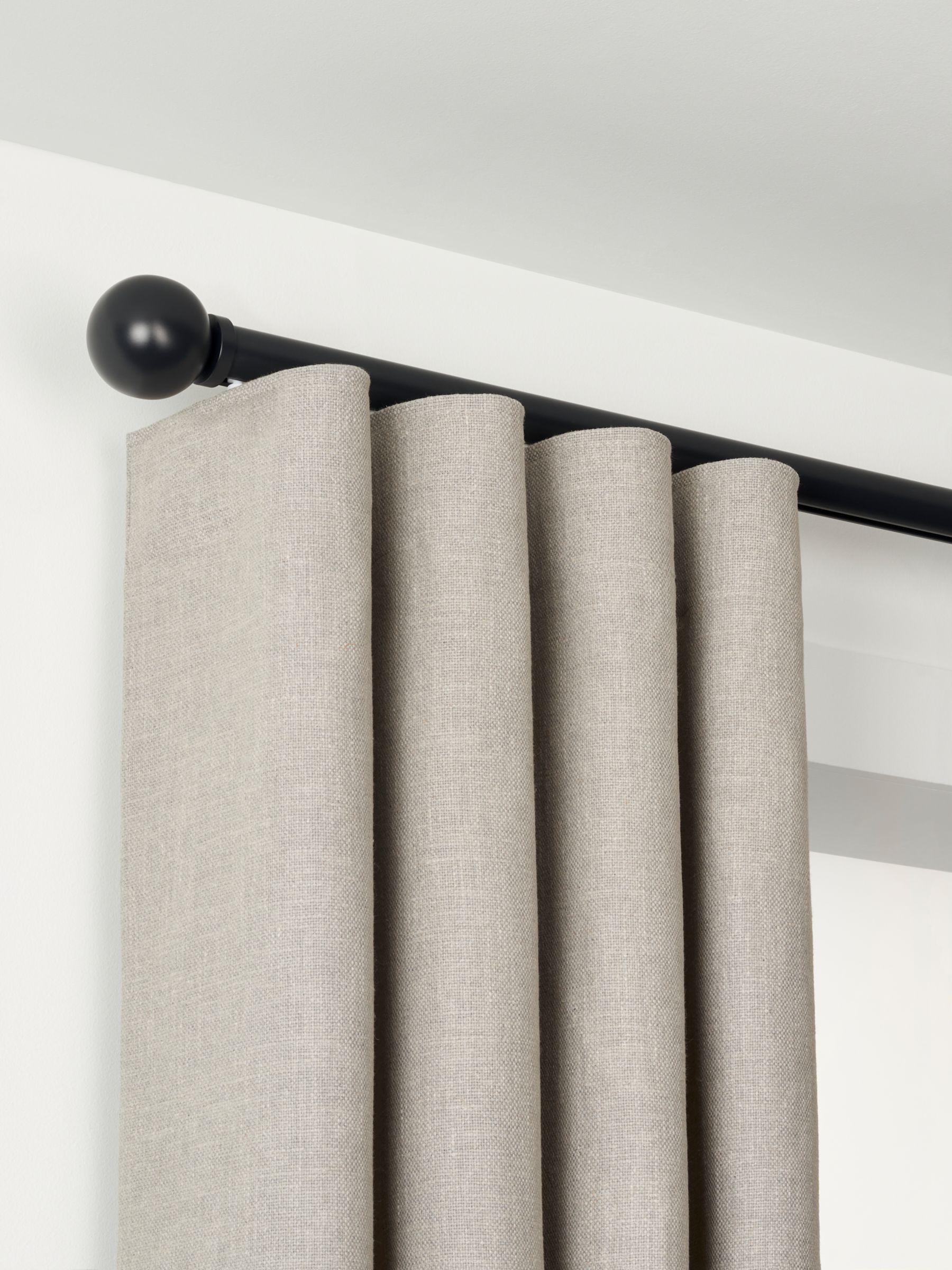 The Ultimate Guide to Choosing the Right
Curtain Poles for Your Home