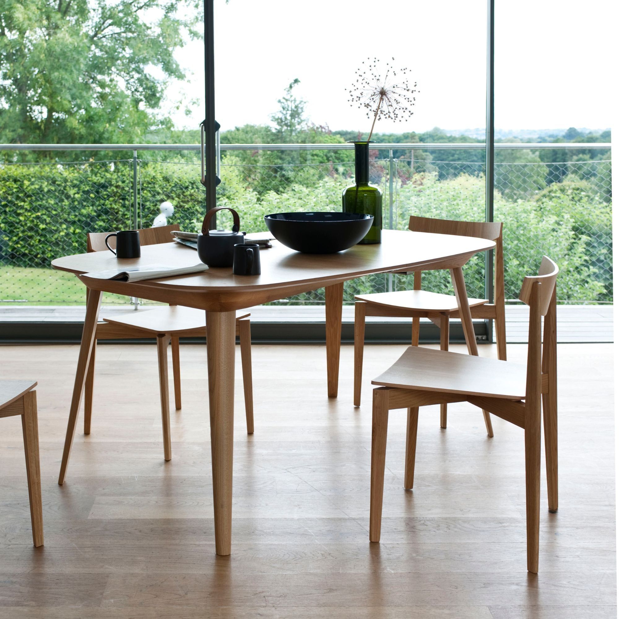 Breaking Down the Elements of
Contemporary Dining Chairs