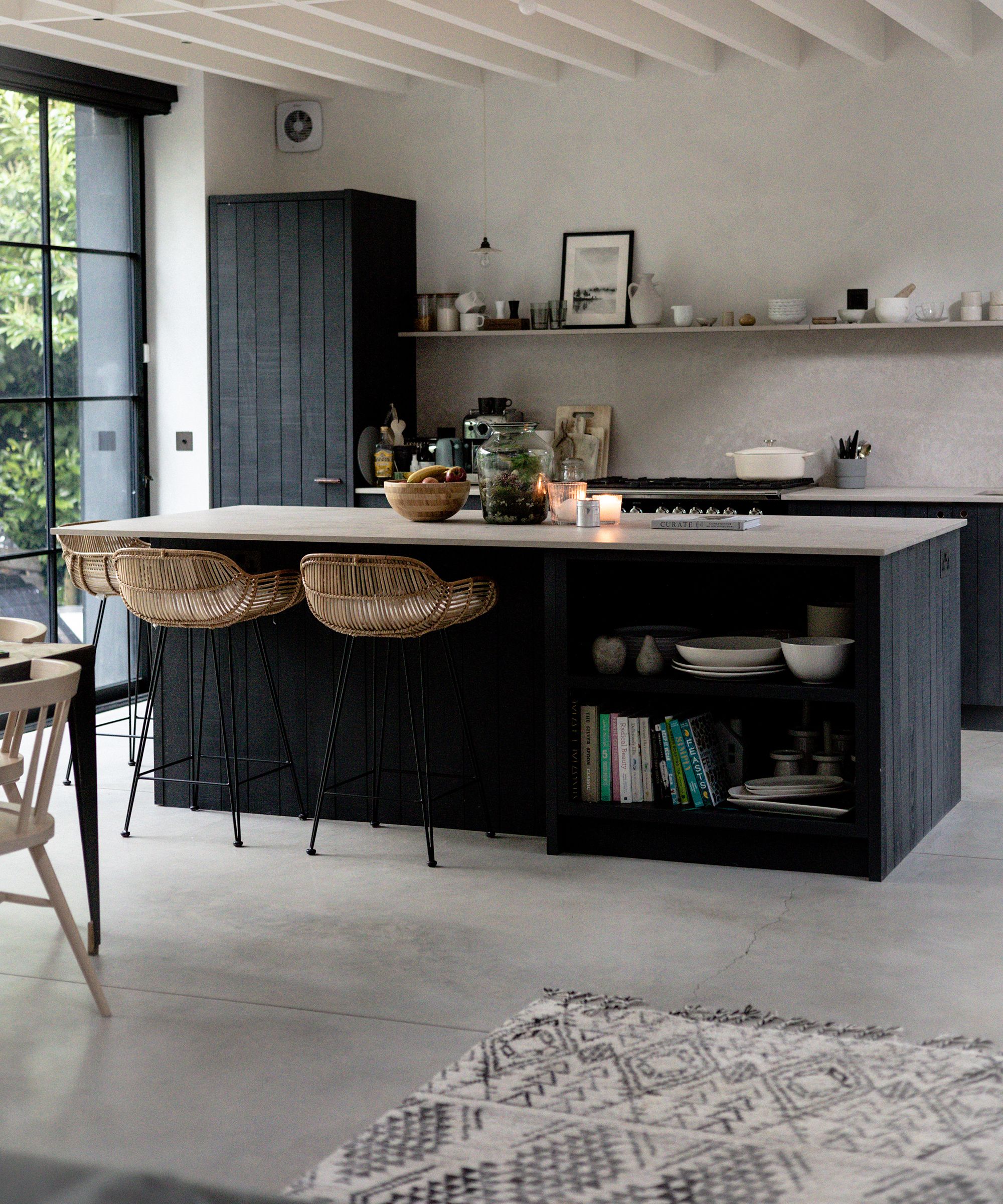 The Benefits of a Kitchen Island with
Seating