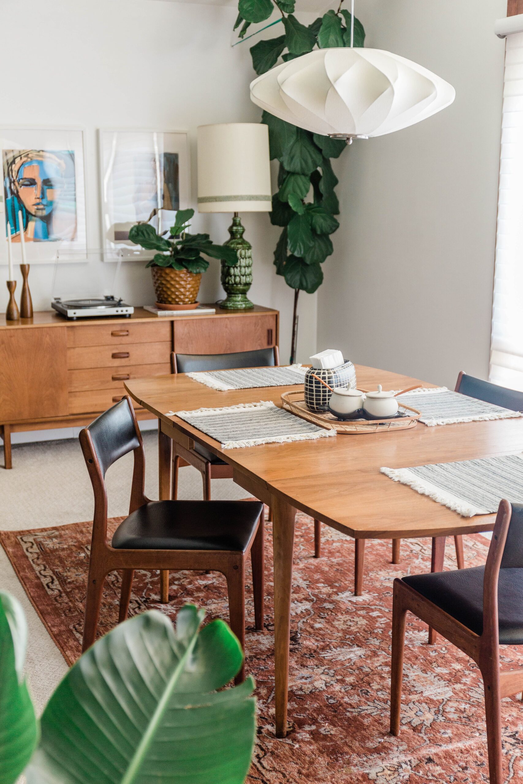 Creating the Perfect Dining Room: A
Design Guide