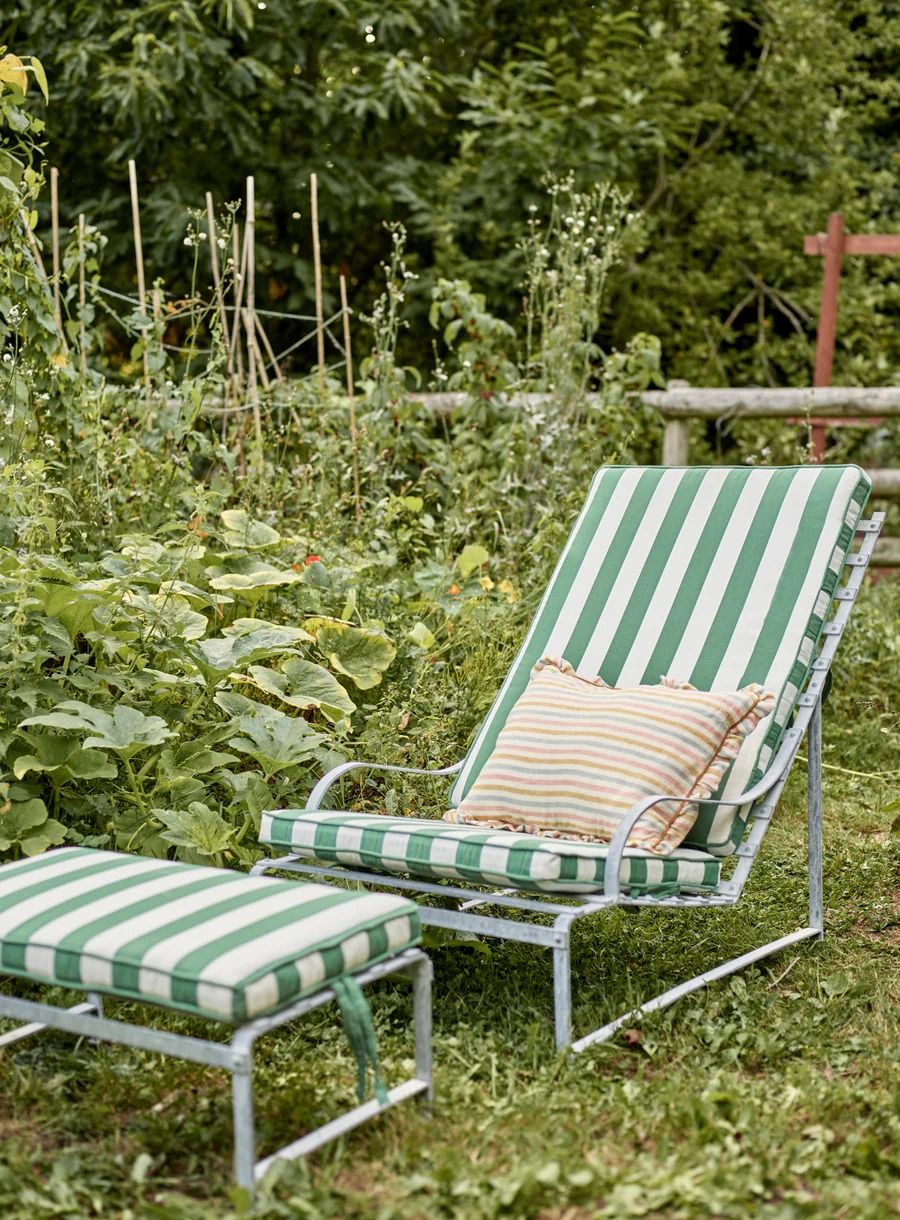 How to Extend the Lifespan of Your Garden
Furniture Cushions