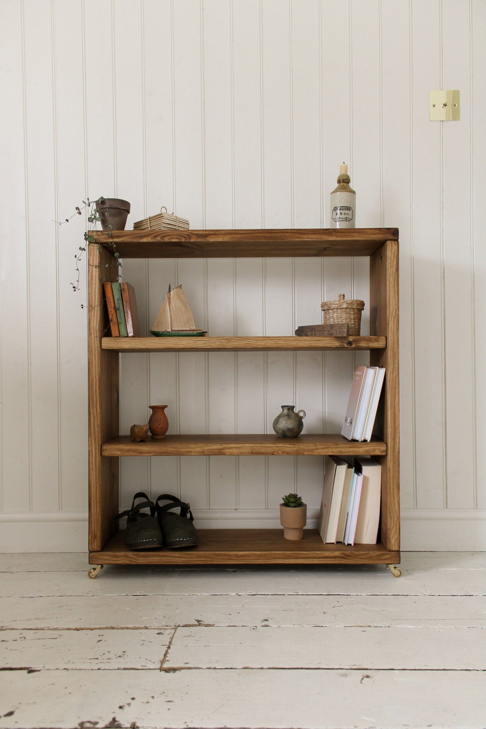 The Timeless Elegance of Wooden
Bookshelves