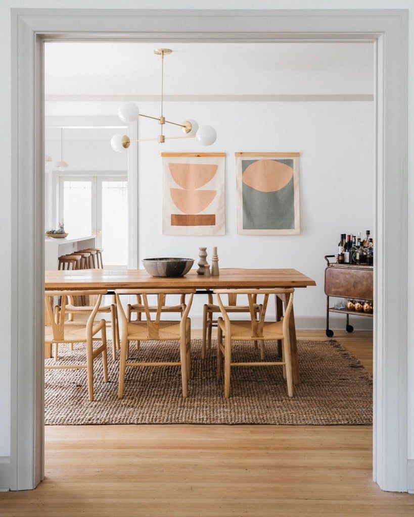 Enhance Your Dining Room with an Oak
Table