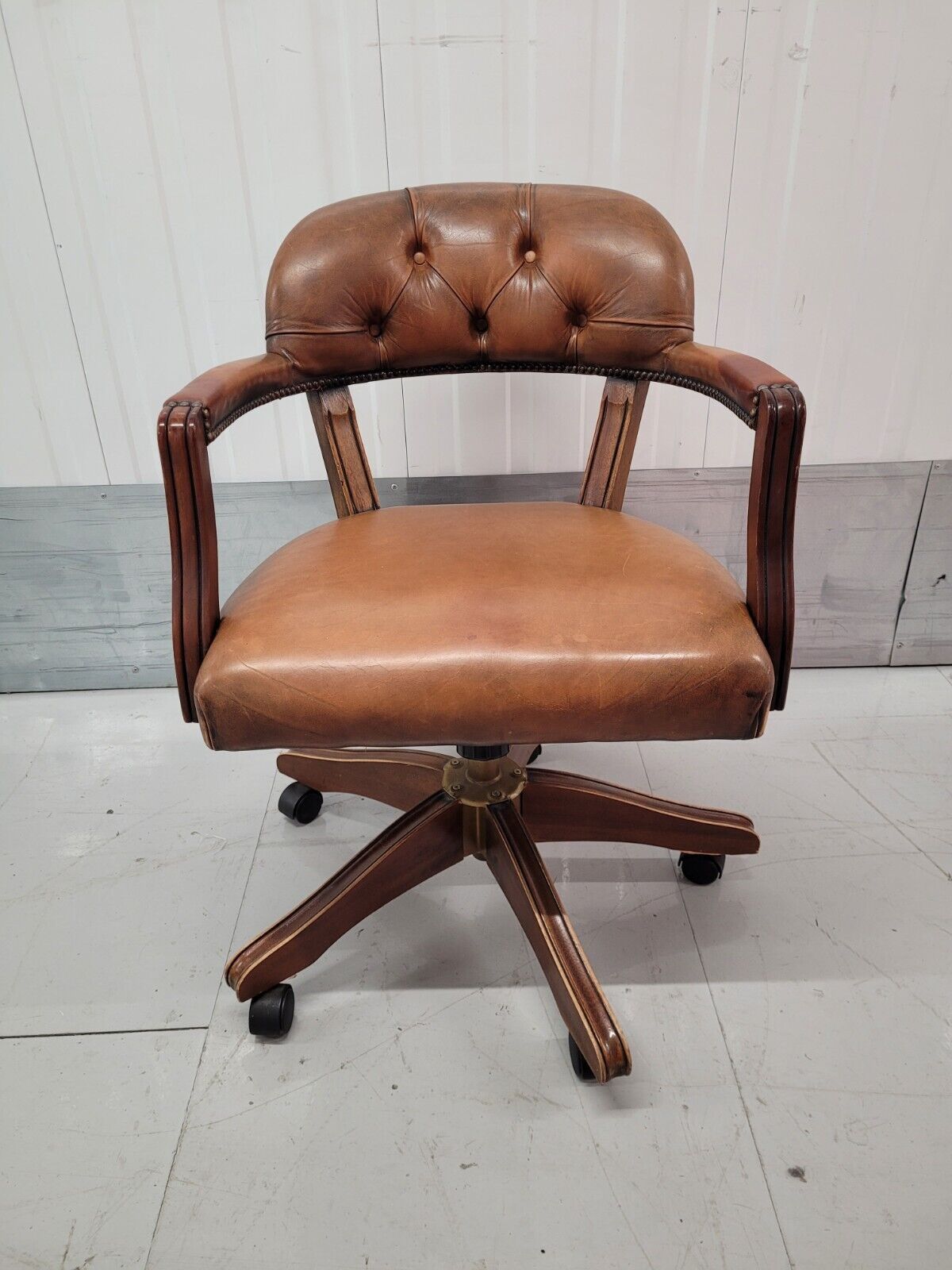 The Timeless Elegance of a Leather
Captain’s Chair