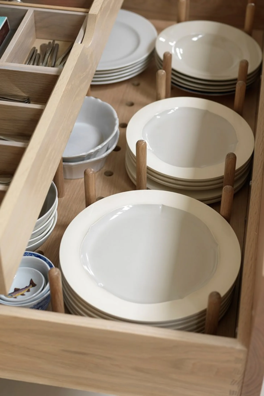 Maximizing Space: Creative Ways to
Organize Your Kitchen Storage Cabinet