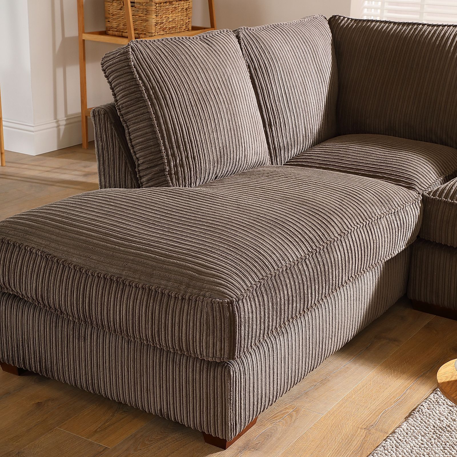 The Benefits of Owning an L-Shaped Sofa
for Small Spaces