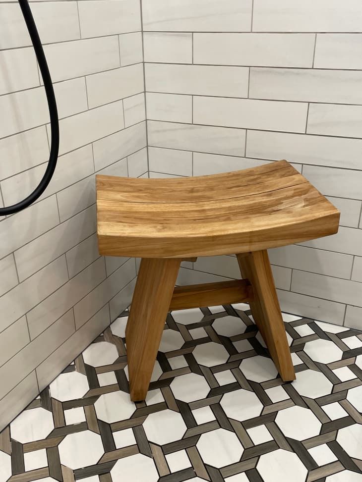 The Benefits of Using a Bathroom Stool
and How to Choose the Right One