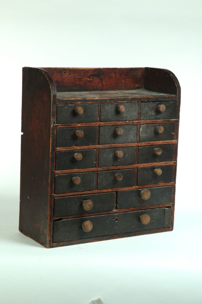 1712271008_wooden-chest-of-drawers.jpg