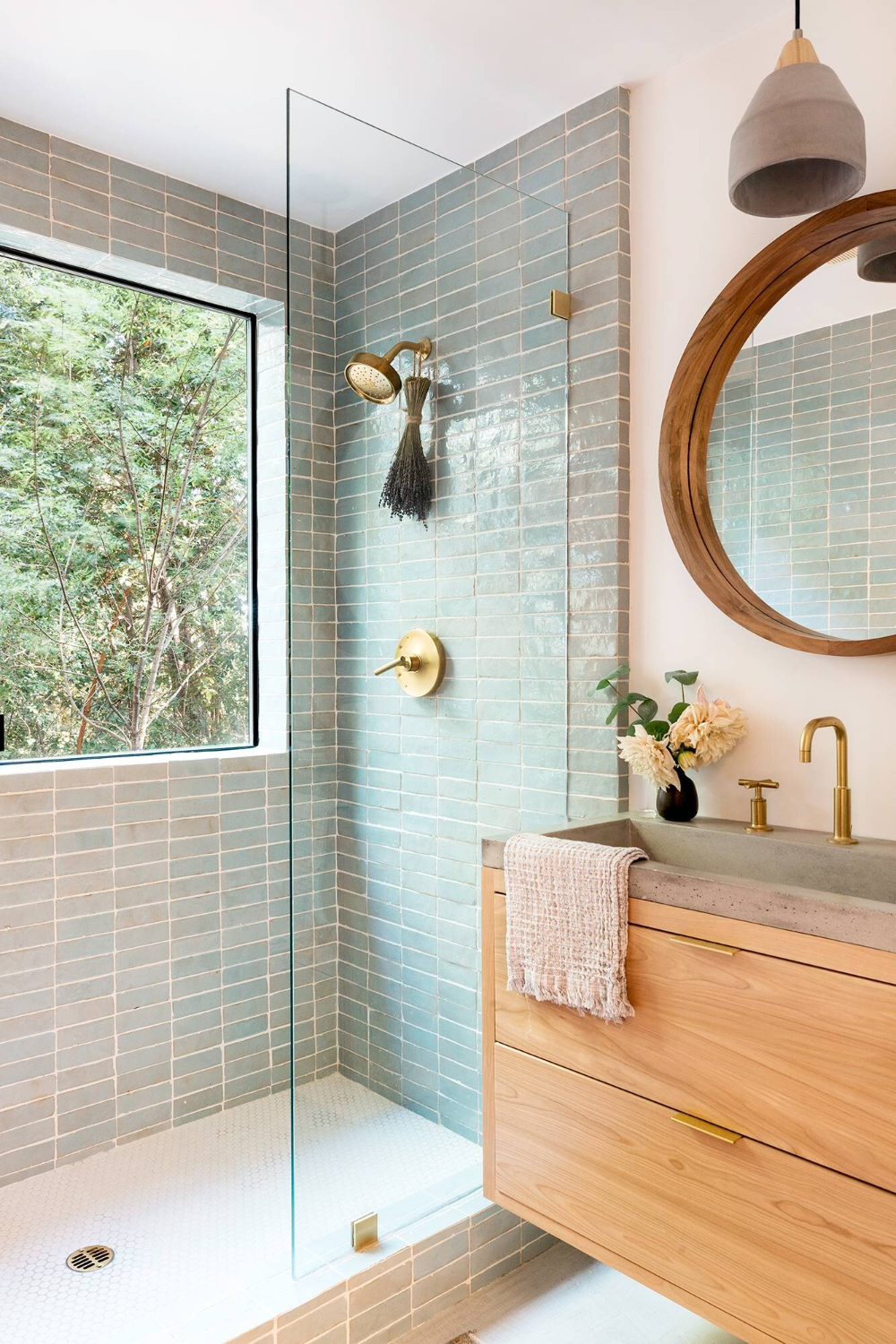 Transforming Your Small Bathroom with
These Simple Makeover Ideas