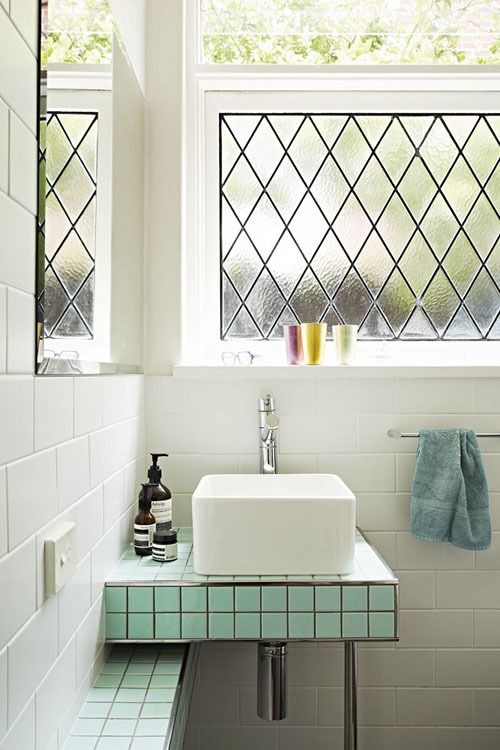 DIY Bathroom Window Curtain Ideas to Add
a Personal Touch to Your Space