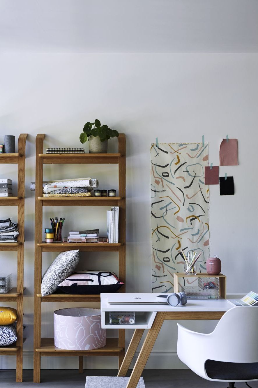 The Trendy Appeal of Wood Leaning Ladder
Bookcases