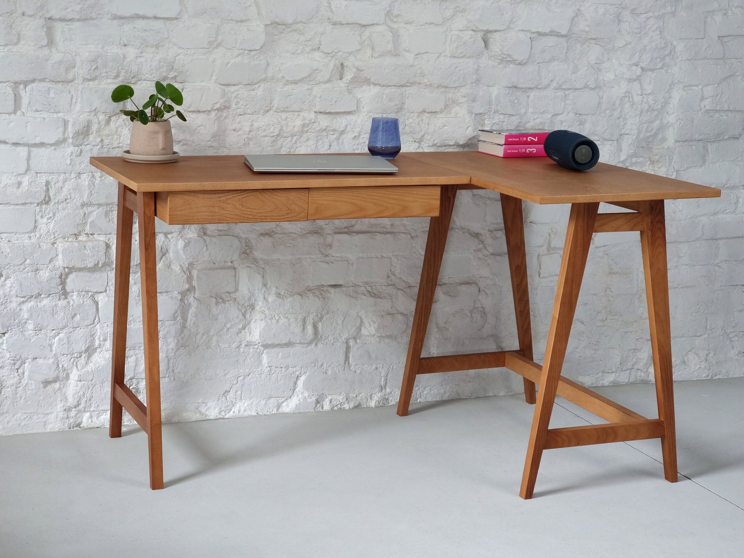 Upgrade Your Workspace: Modern L-Shaped
Office Desks