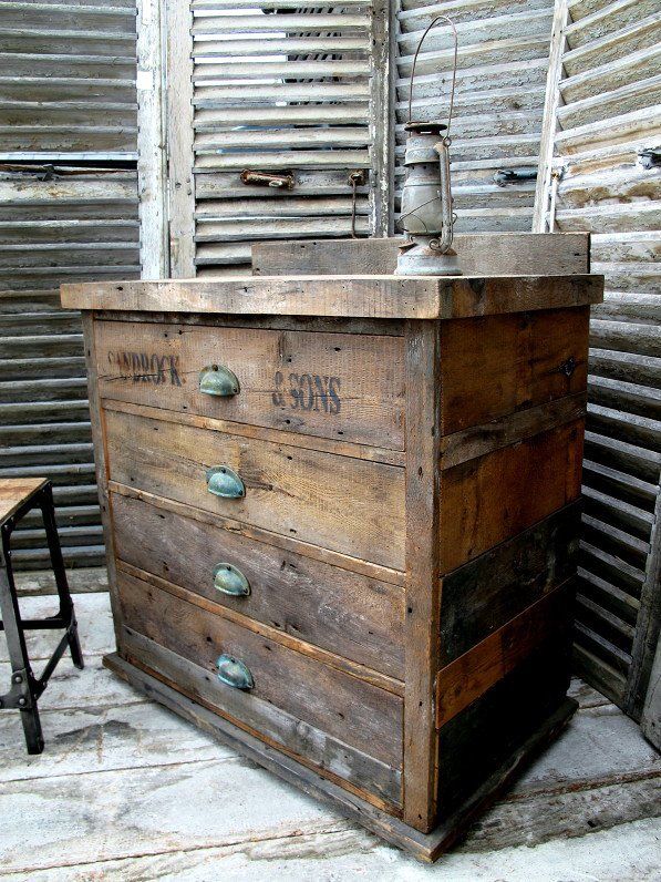 The Beauty of Reclaimed Wood Furniture:
Sustainable, Stylish, and Timeless