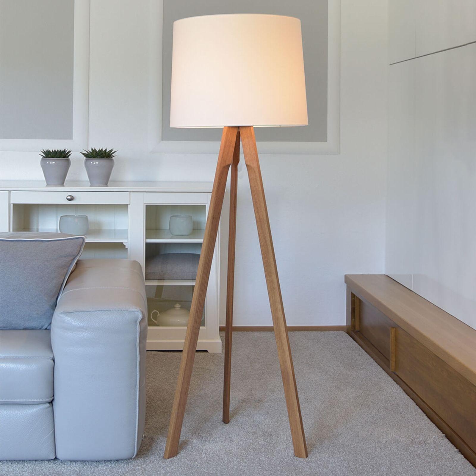 Enhance Your Space with a White Wooden
Tripod Floor Lamp