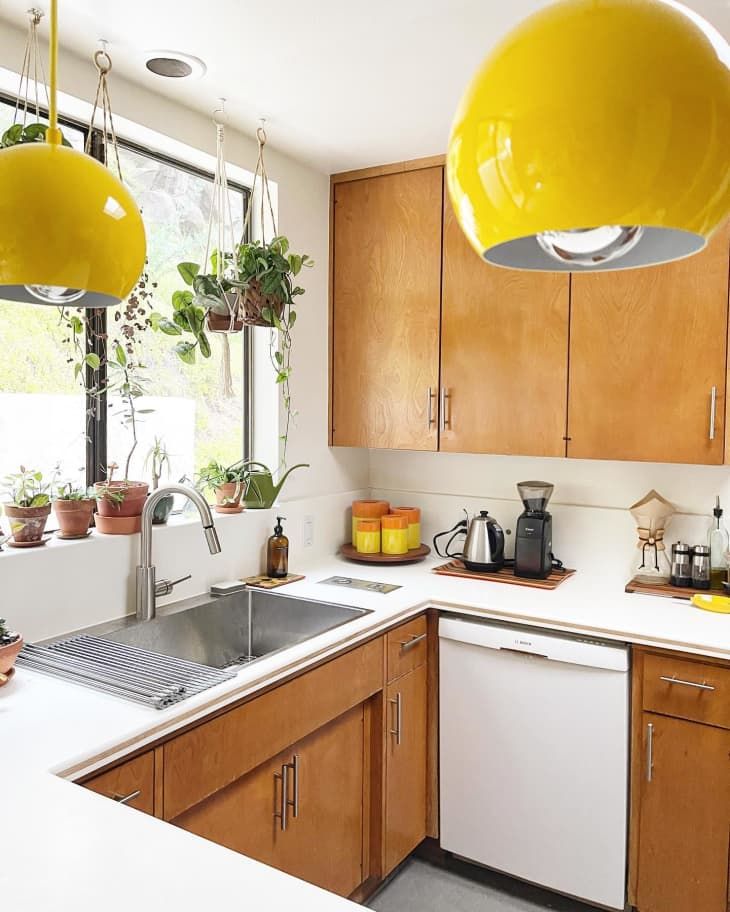 Exploring the Allure of Vintage Kitchen
Charm