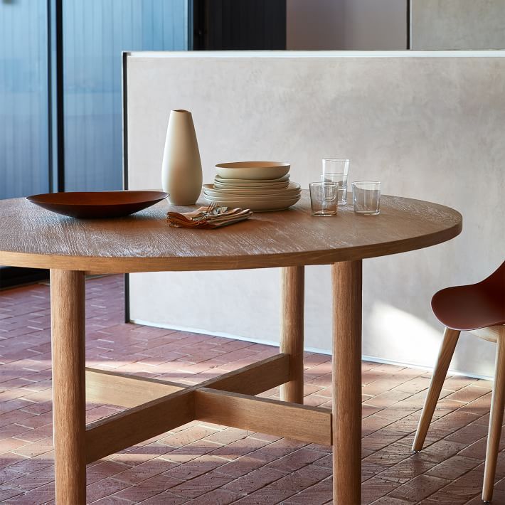 The Benefits of a Round Dining Table in
Your Home