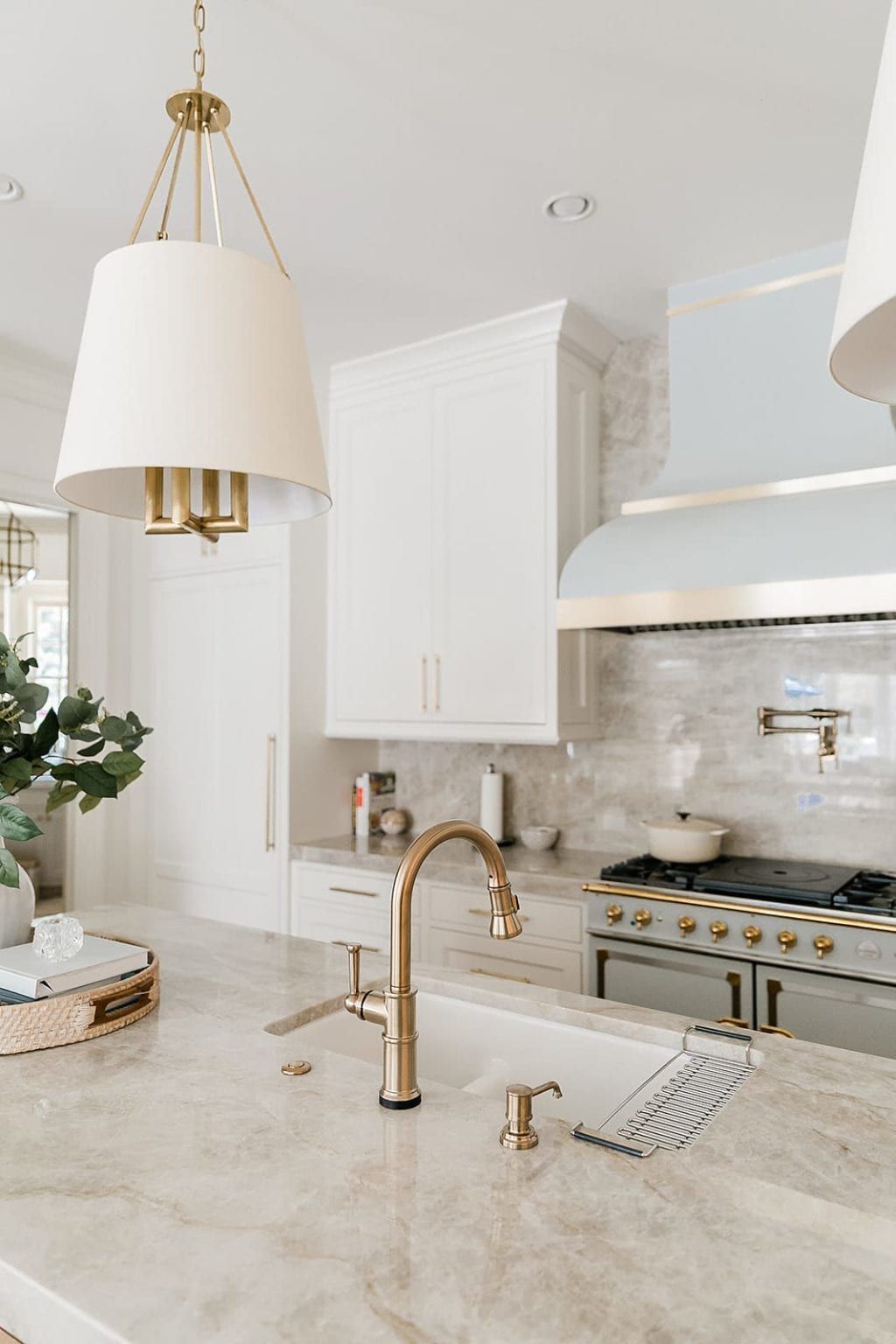 Modern White Kitchen Designs for a
Timeless Look