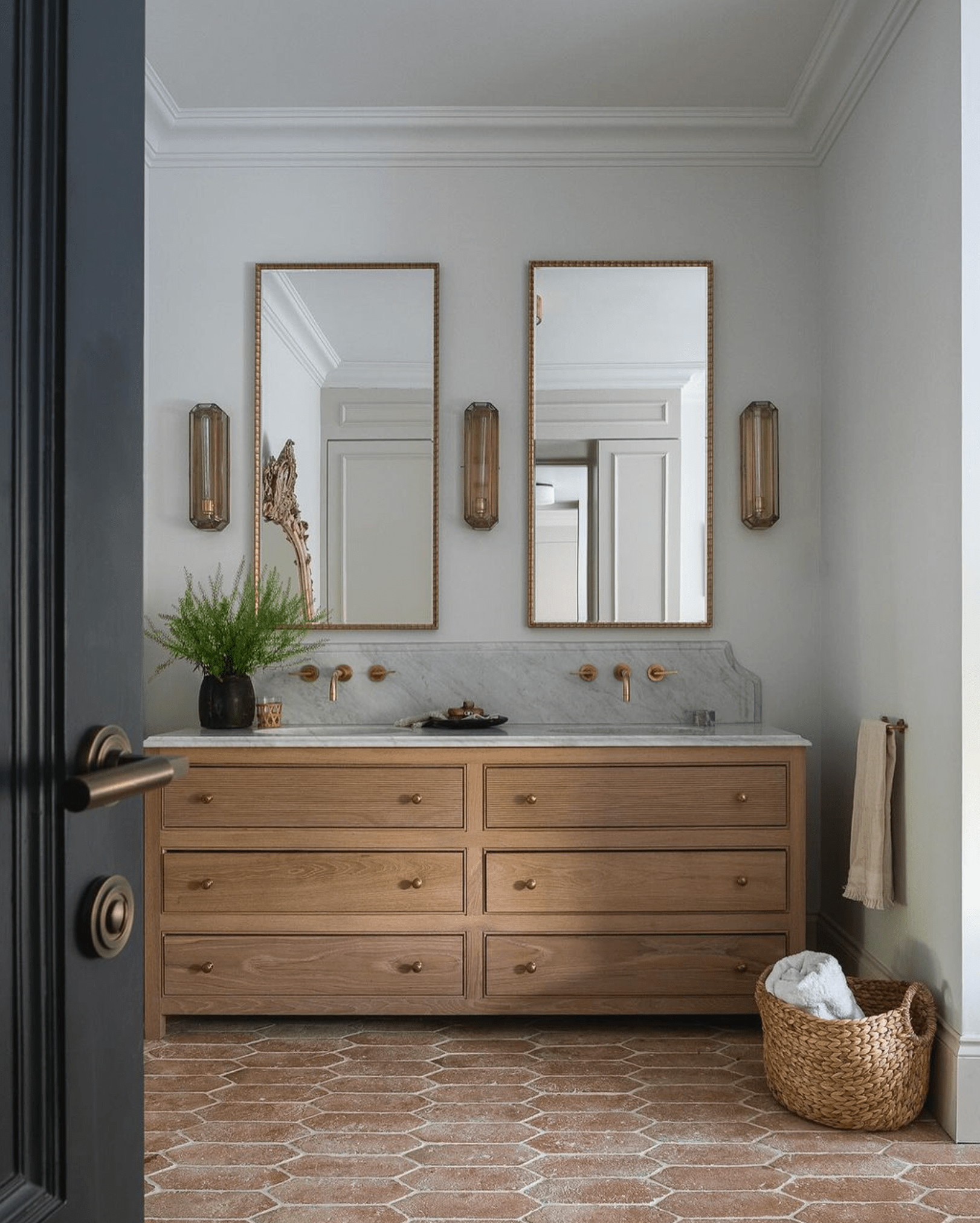 The Ultimate Guide to Choosing the
Perfect Vanity Unit for Your Bathroom