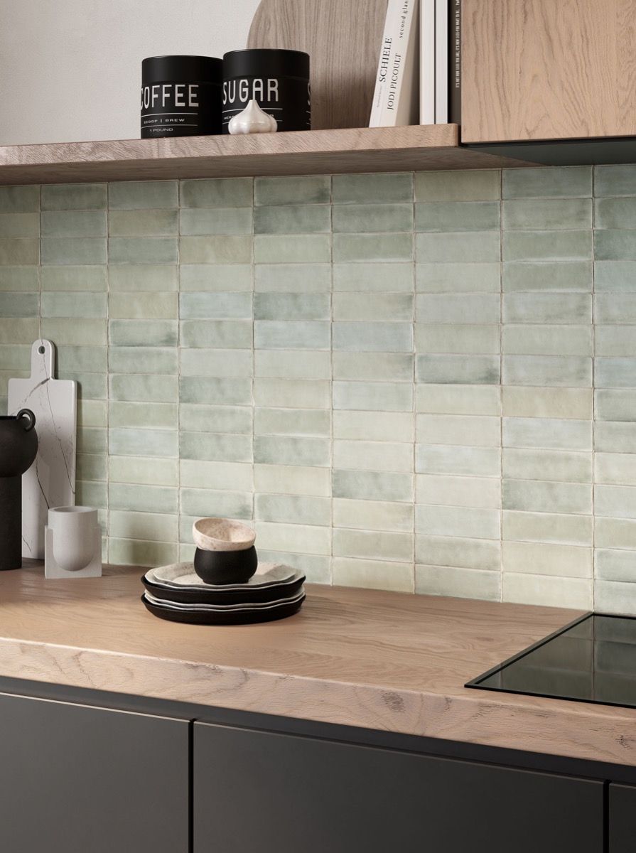 Transform Your Kitchen with a Stunning
Tile Backsplash