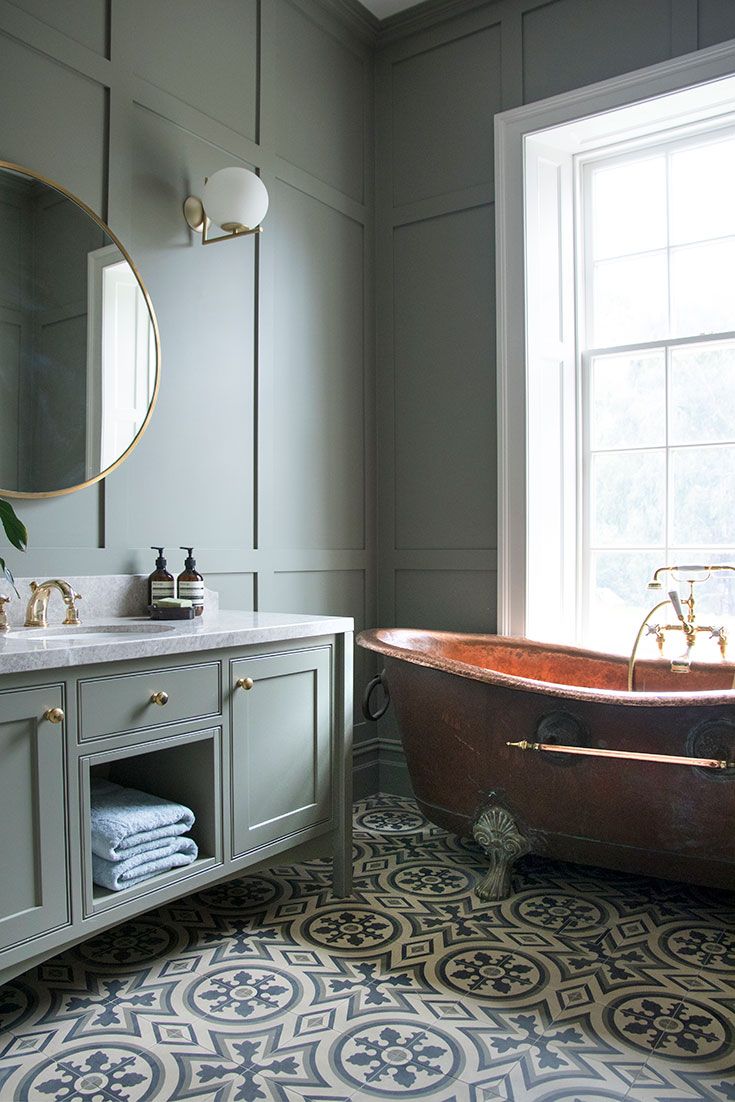 How to Create a Luxurious Fitted Bathroom
on a Budget