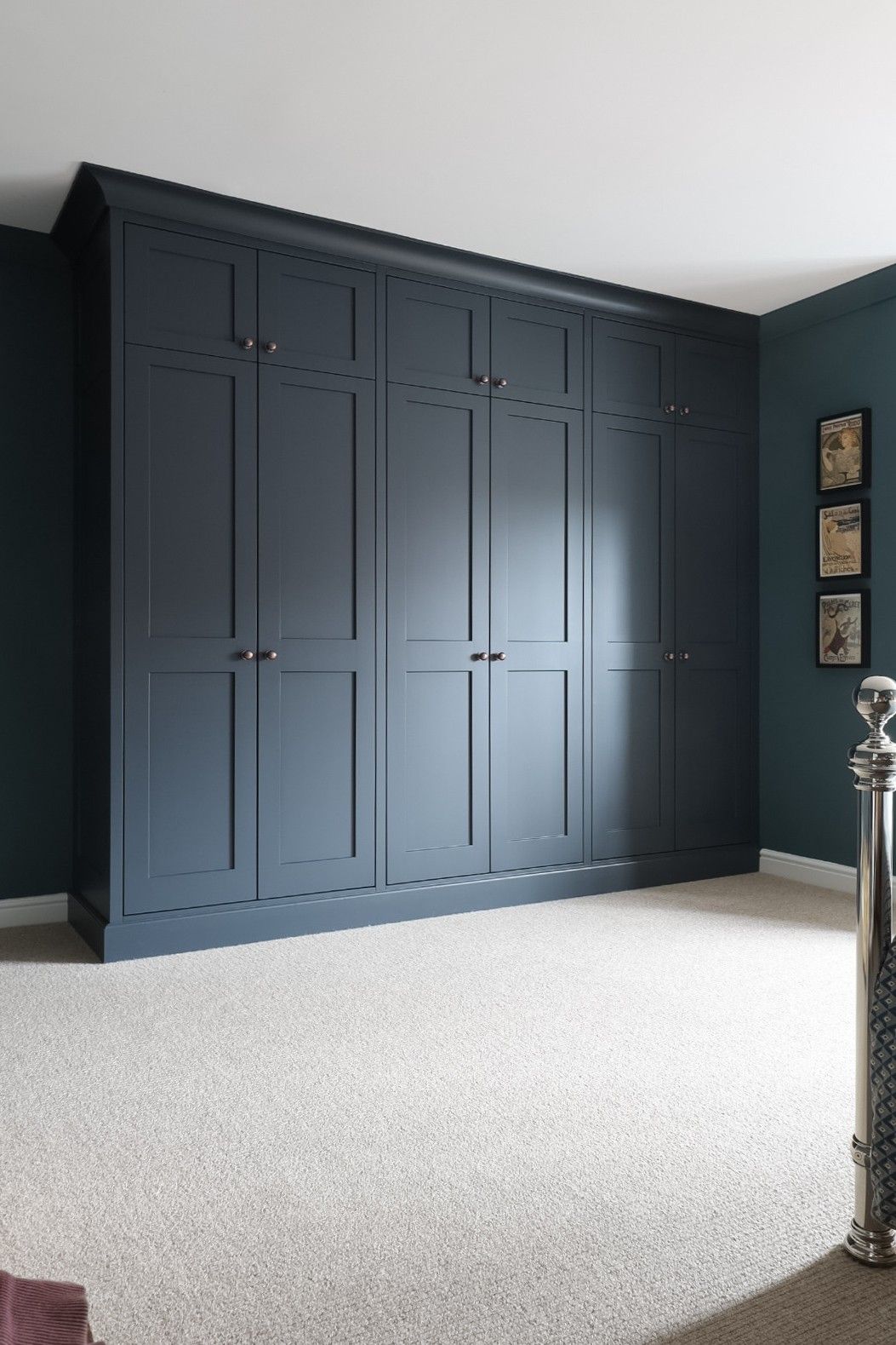 Transform Your Space with a Custom-Built
Bespoke Wardrobe