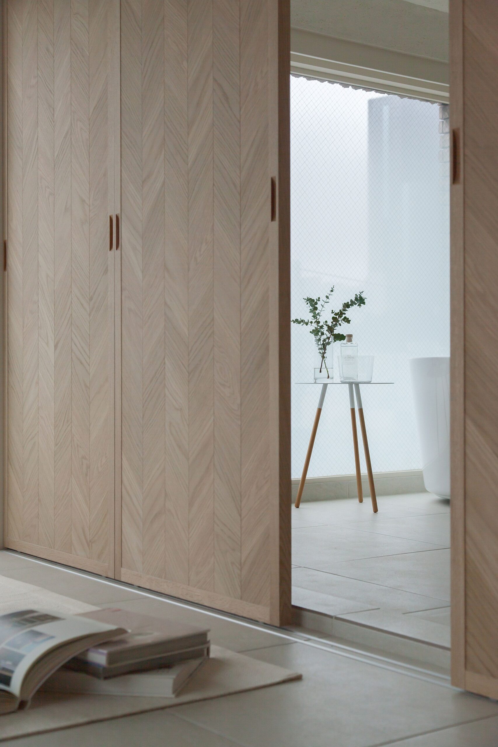 Maximizing Space: The Benefits of a
Sliding Wardrobe