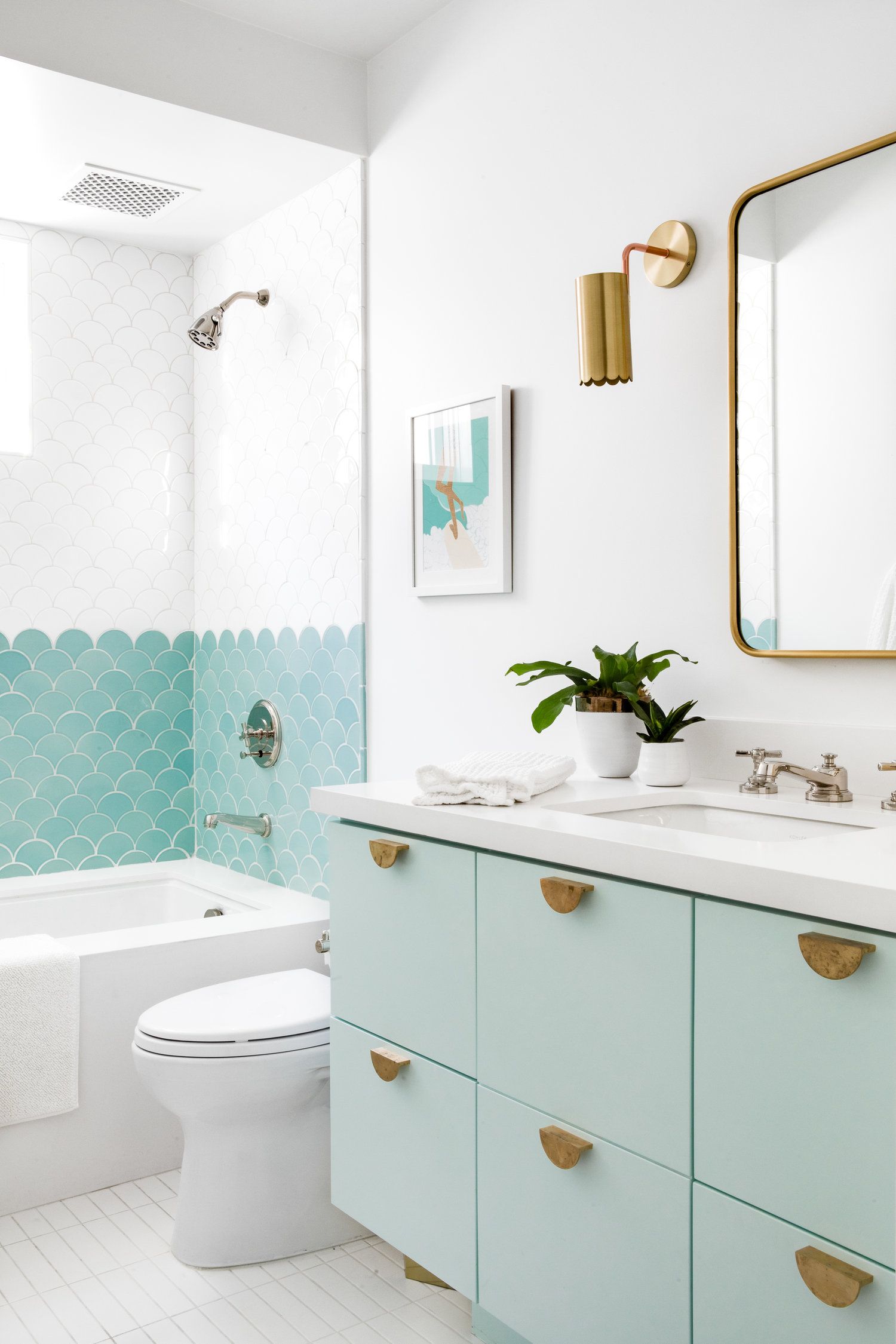 Choosing the Best Flooring and Wall
Colors for a Children’s Bathroom