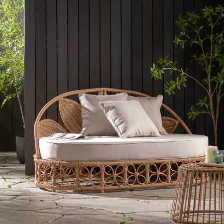 Choosing the Best Wicker Outdoor
Furniture for Your Space