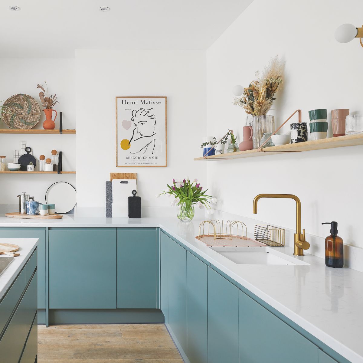 How to Choose the Perfect Kitchen Wall
Cabinets