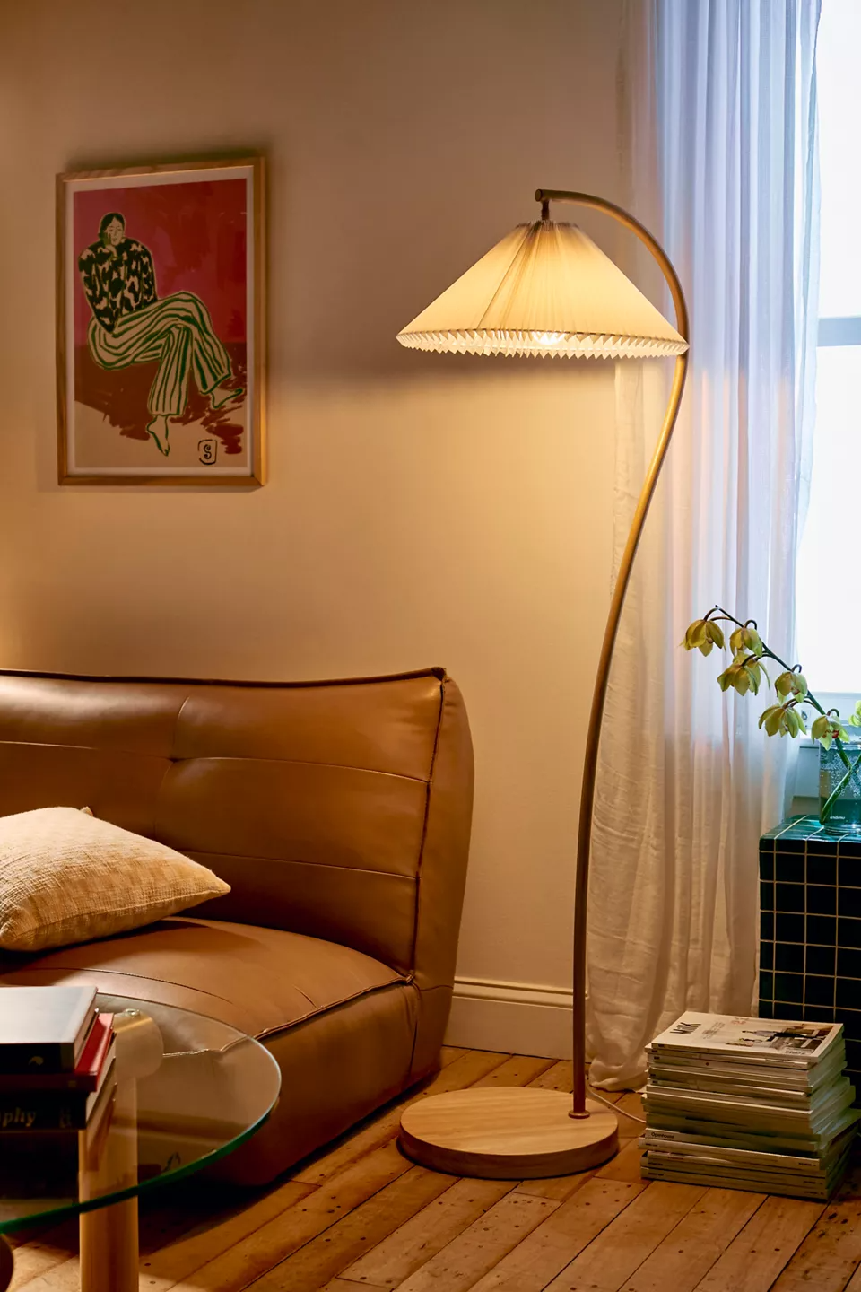 The Ultimate Guide to Living Room
Lighting with Lamps