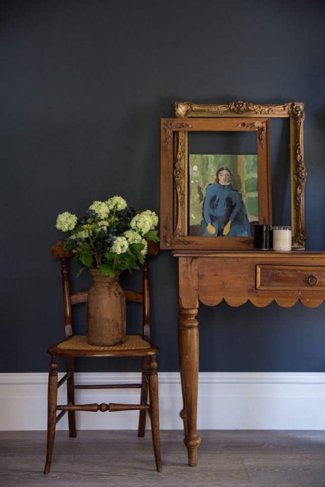 The Art of Handcrafted Furniture: A
Timeless Touch for Your Home