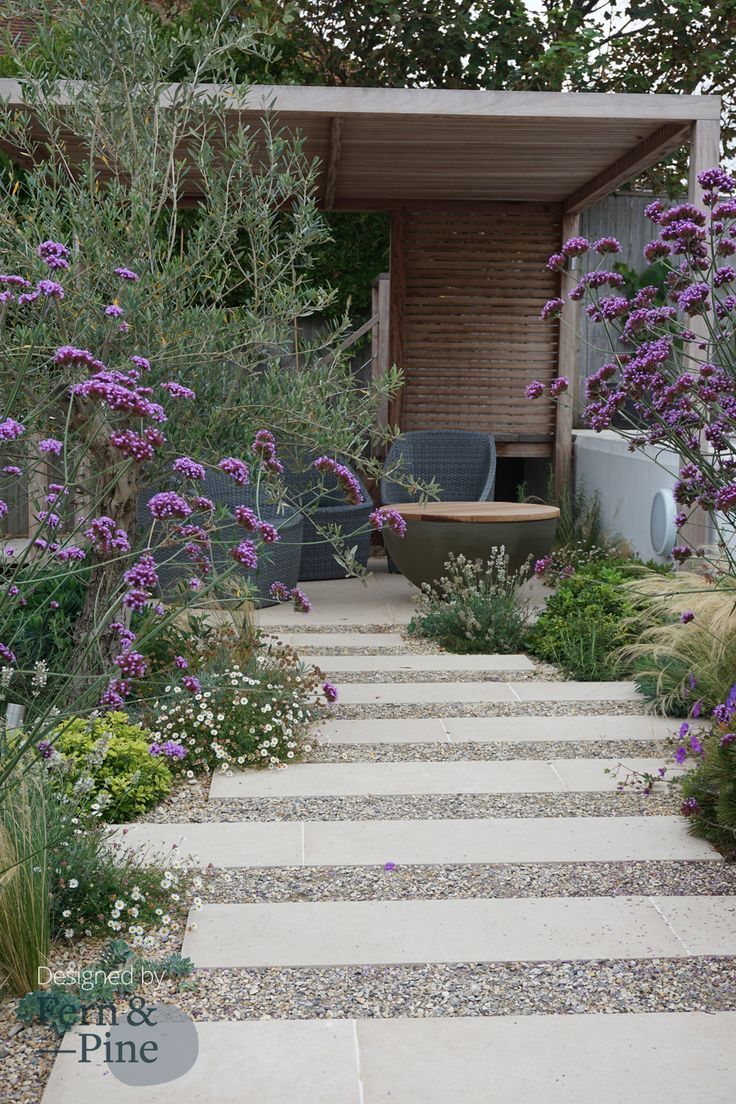 Choosing the Right Paving Stones for Your
Outdoor Space