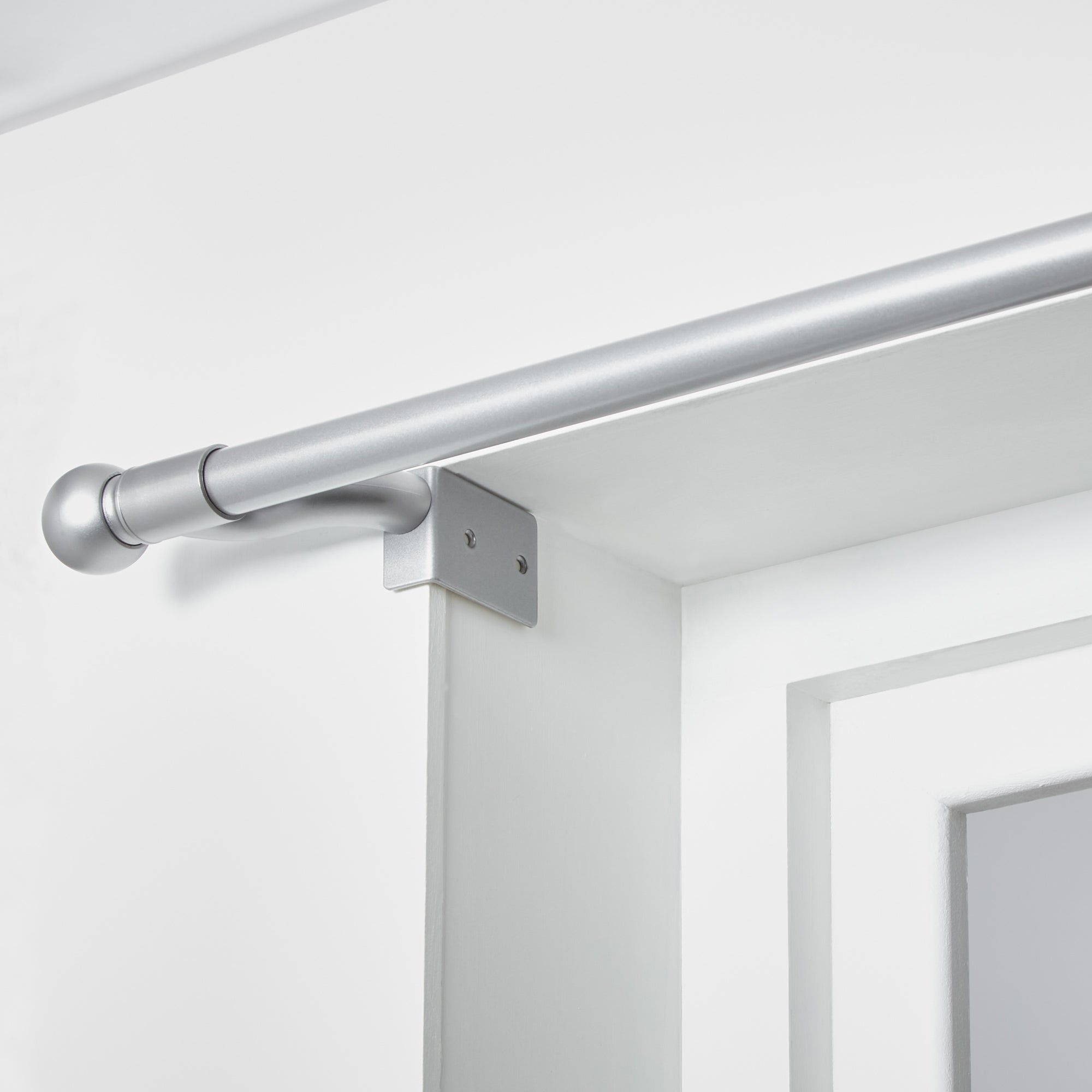 Top Trends in Curtain Pole Design for
2024