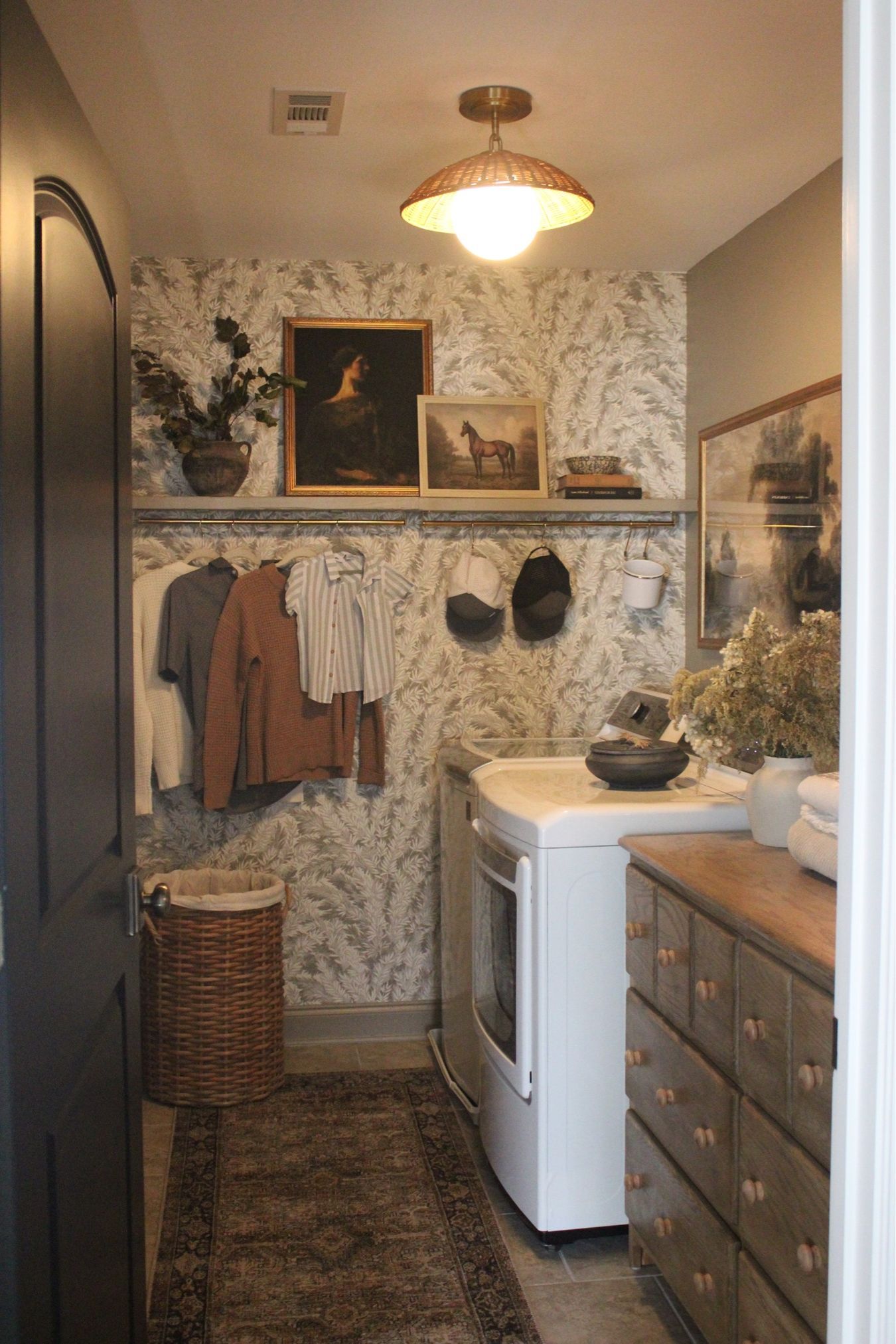 Transform Your Laundry Room with These
Stylish Decor Ideas