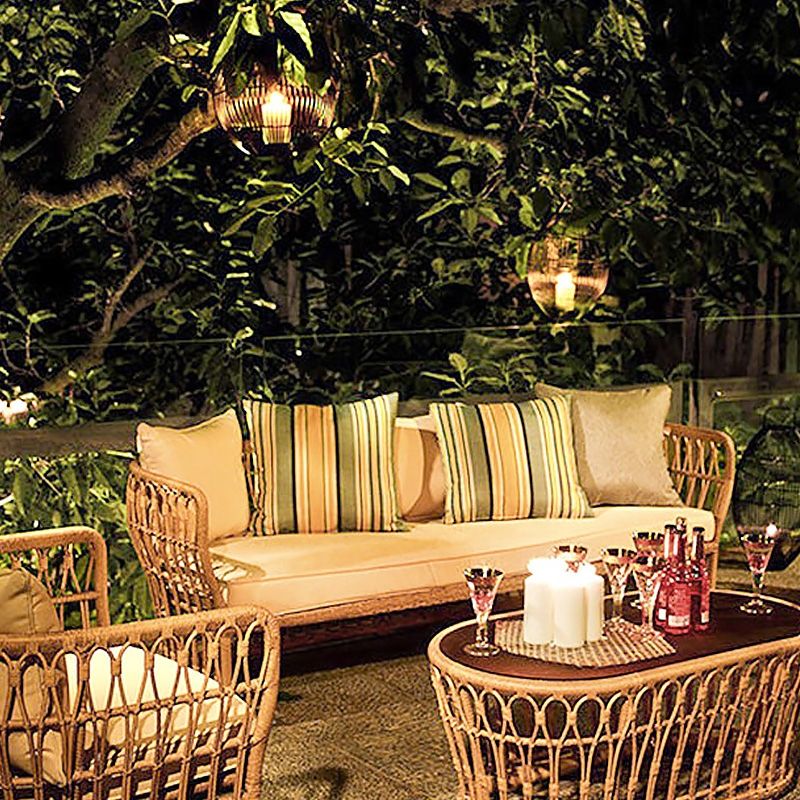 Highlight the outdoor décor of your
house
  with outdoor Rattan Furniture