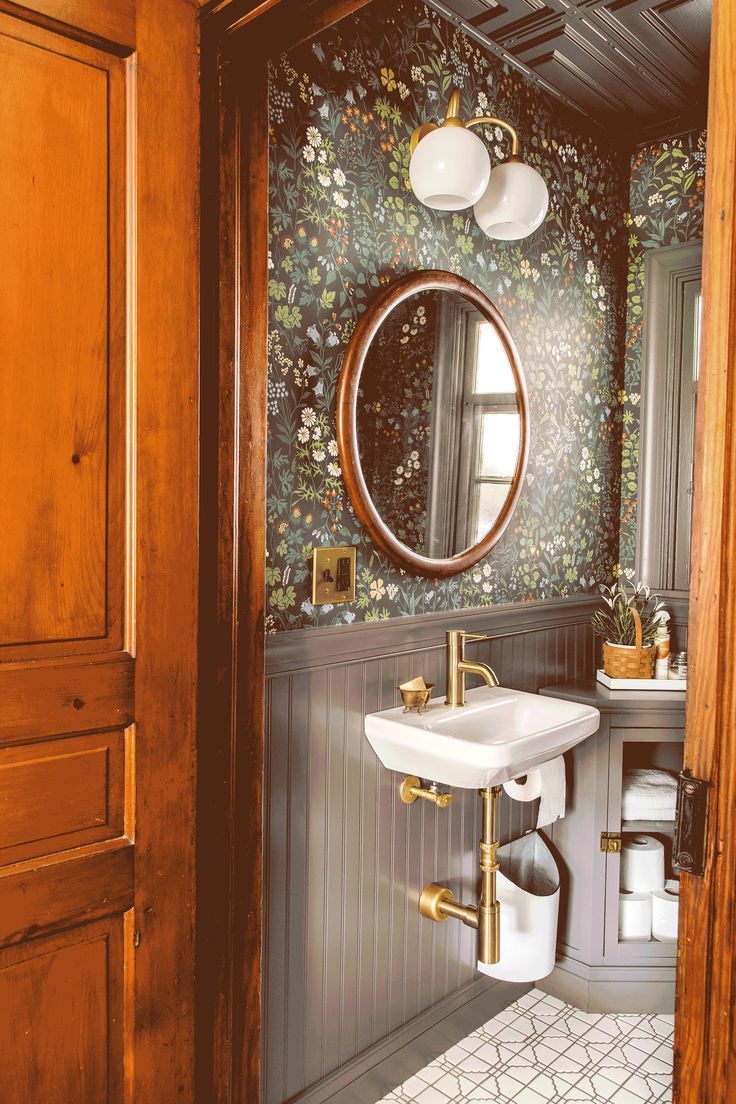 The Ultimate Guide to Bathroom
Organizers: How to Maximize Space and Minimize Clutter