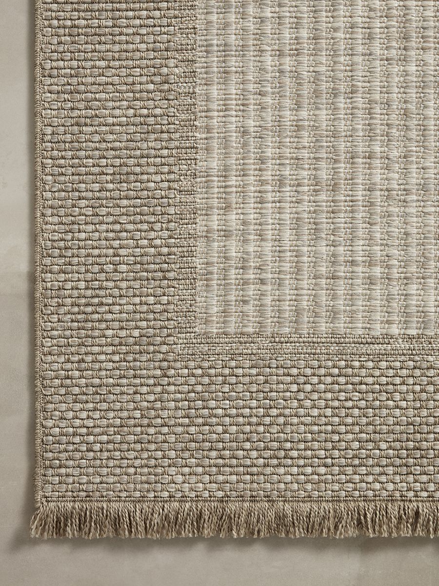 Elevate Your Outdoor Space with Stylish
Patio Rugs