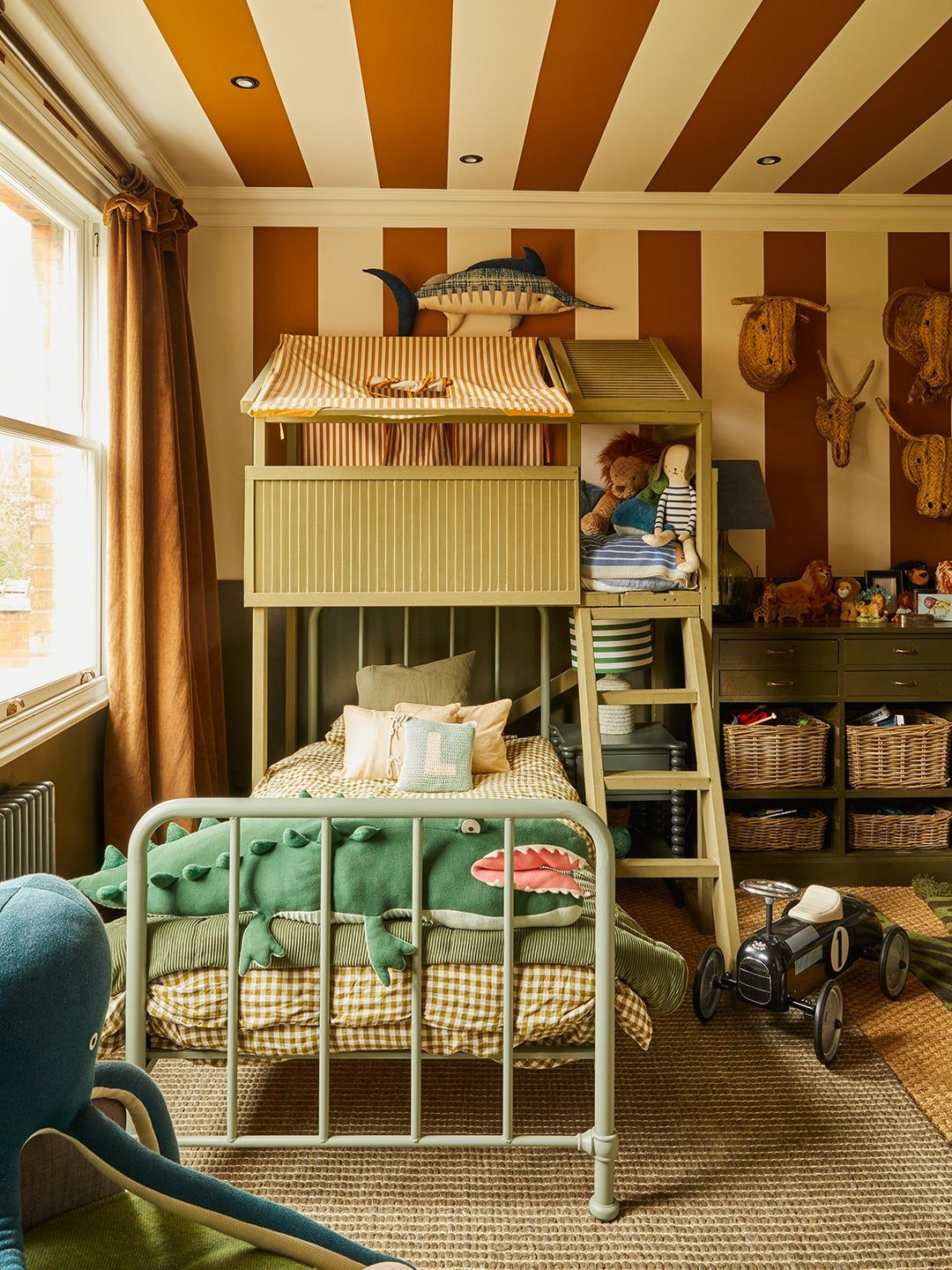 Transforming Your Child’s Bedroom into a
Playful Oasis